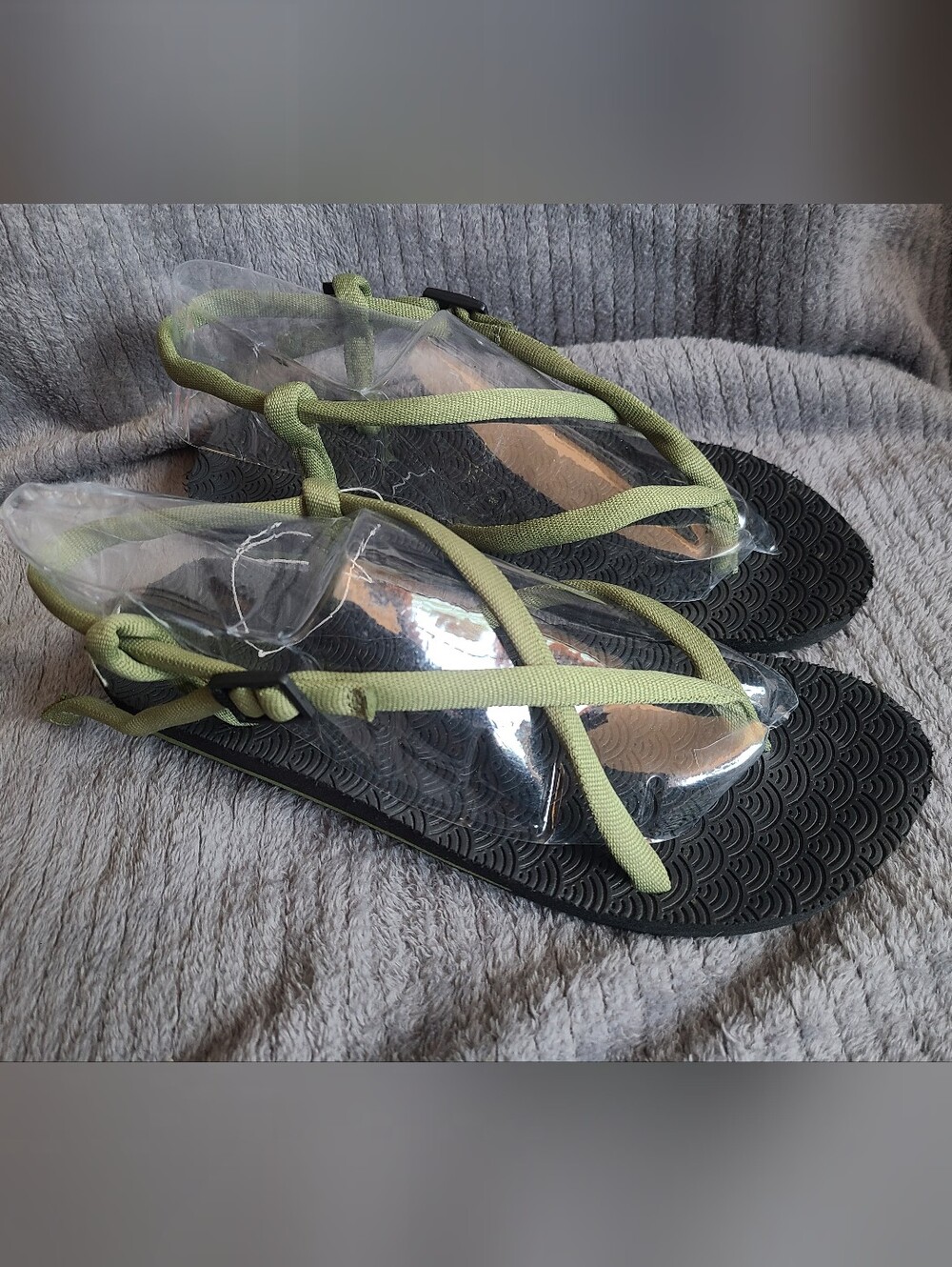 NEW women's size 9 black & green strappy adjustable rope sandals